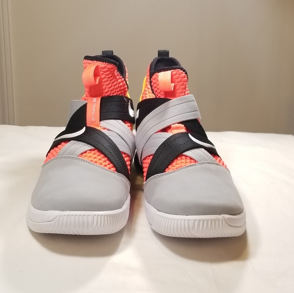 Nike Lebron Soldier XII SFG AO4054 800 - Picture 3 of 10